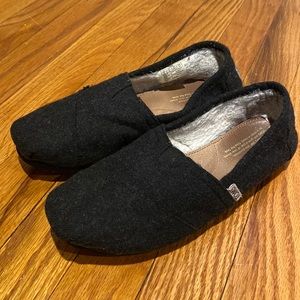 Women’s Tom’s Sketcher’s Gray Slip-On Shoes, size 8